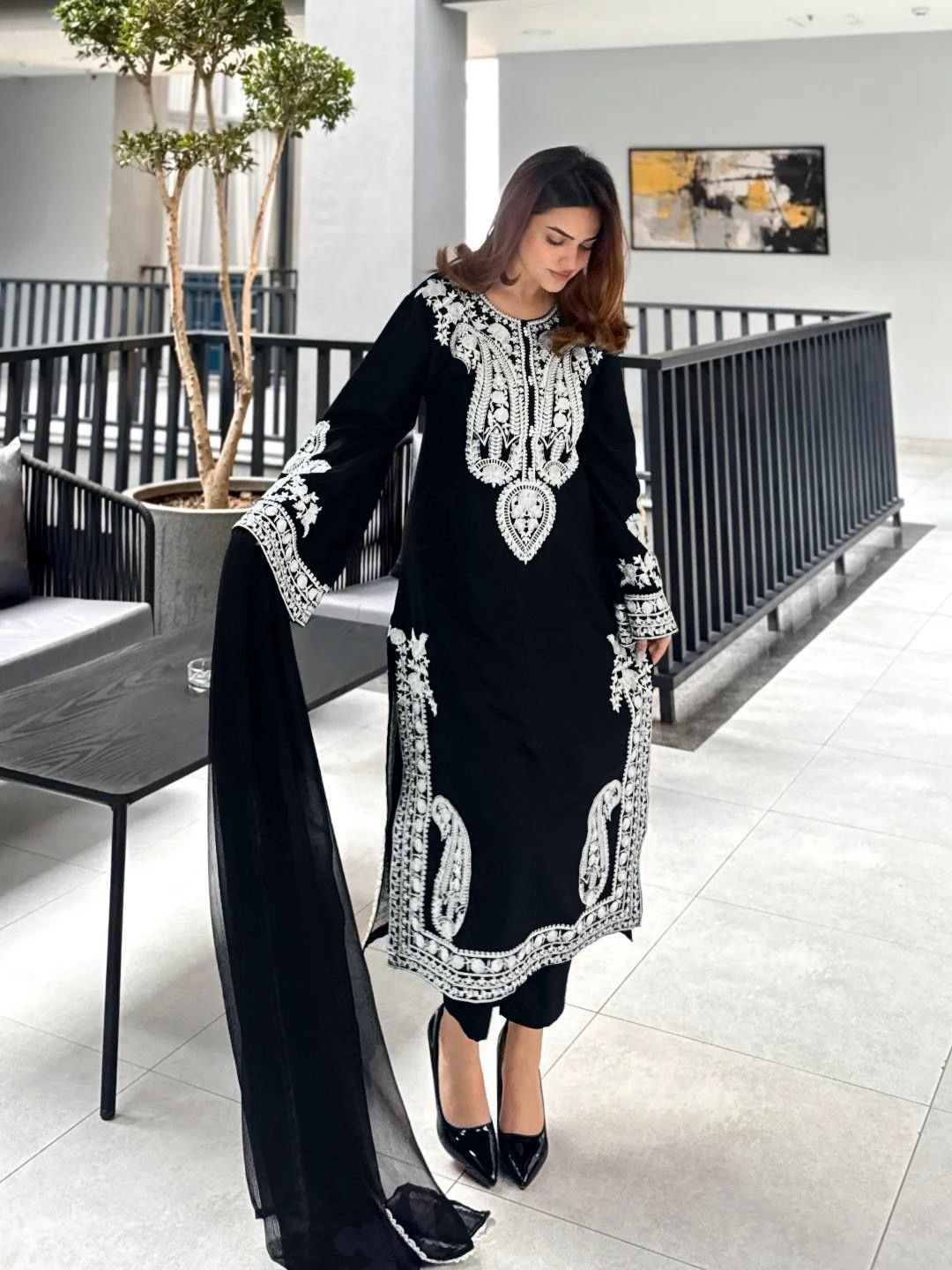 Exquisite Thread-Embroidered Chinon Silk Kurti & Palazzo Set with Lace-Bordered Dupatta