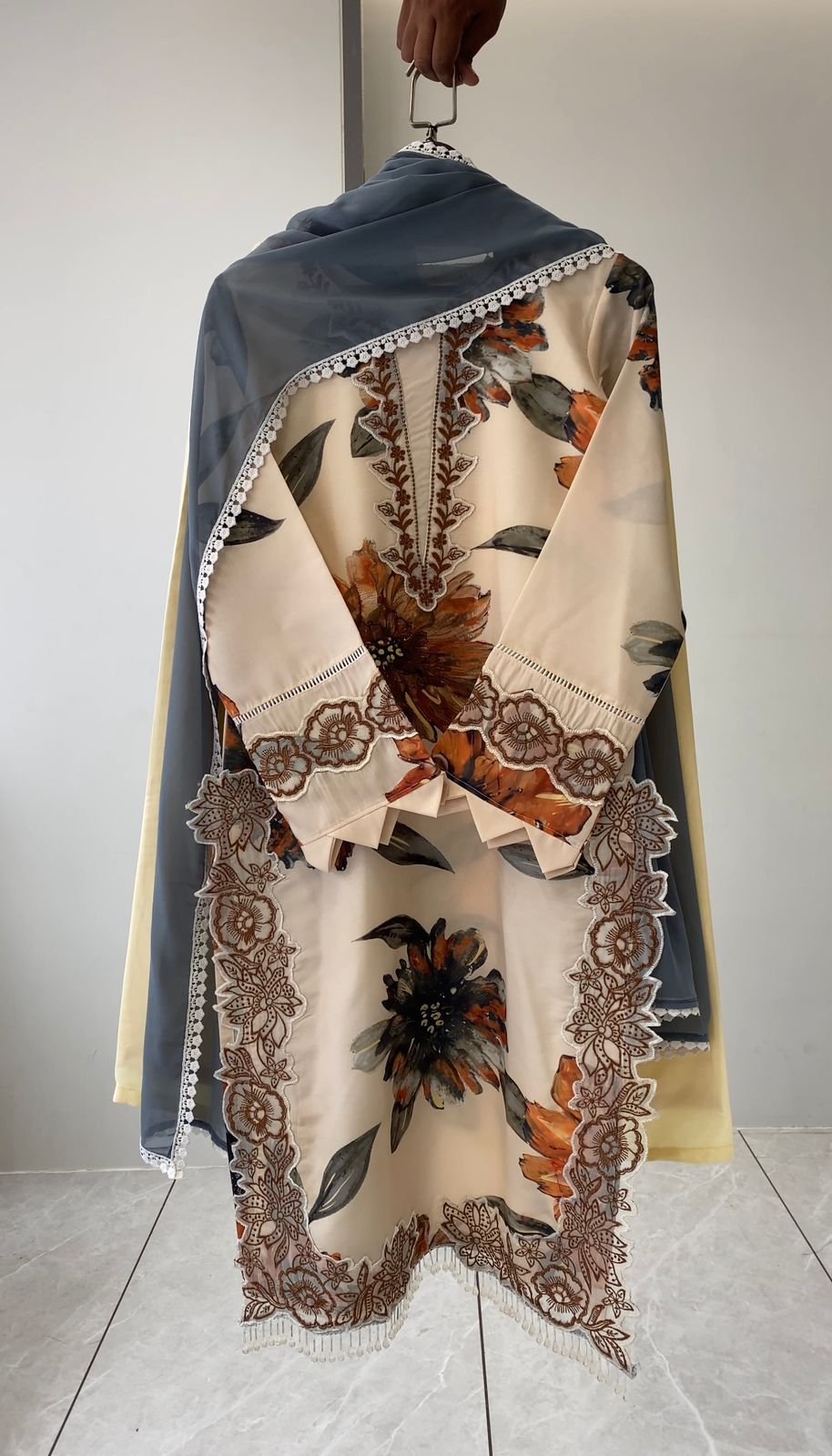 Hania Amir Inspired Pakistani Suit Set: Printed Muslin Top with GPO Lace & Georgette Dupatta