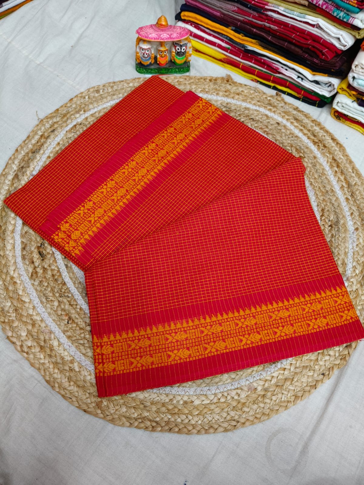 Exclusive Pure Cotton Dhaniyakhali Handloom Saree with Traditional Woven Work