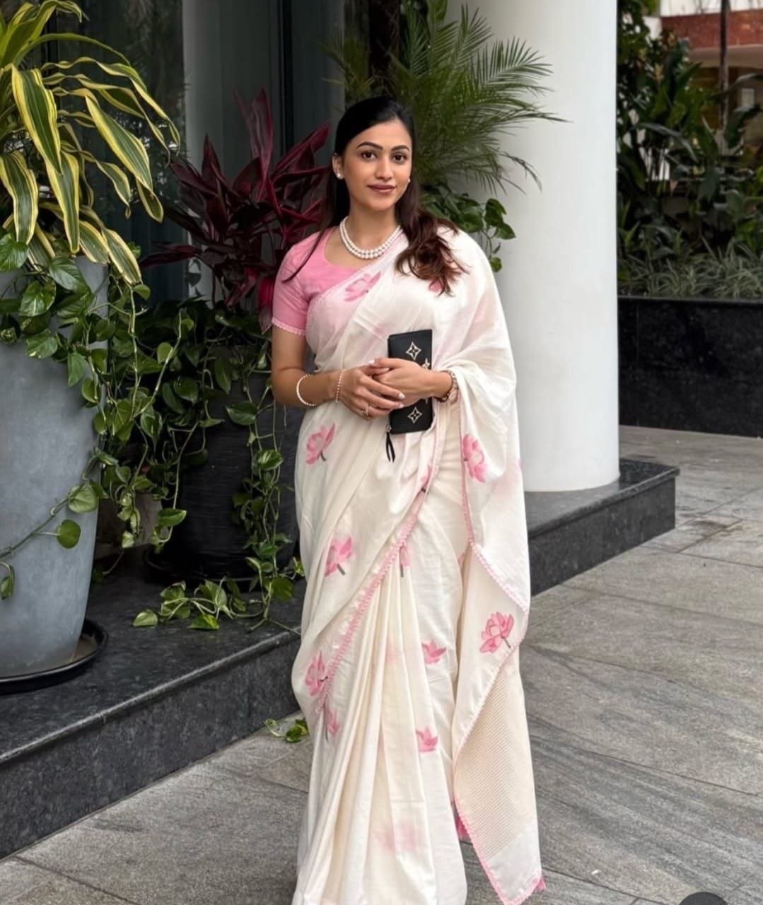 Elegant Soft Linen Saree with Lotus Digital Print and Fancy Lace Border