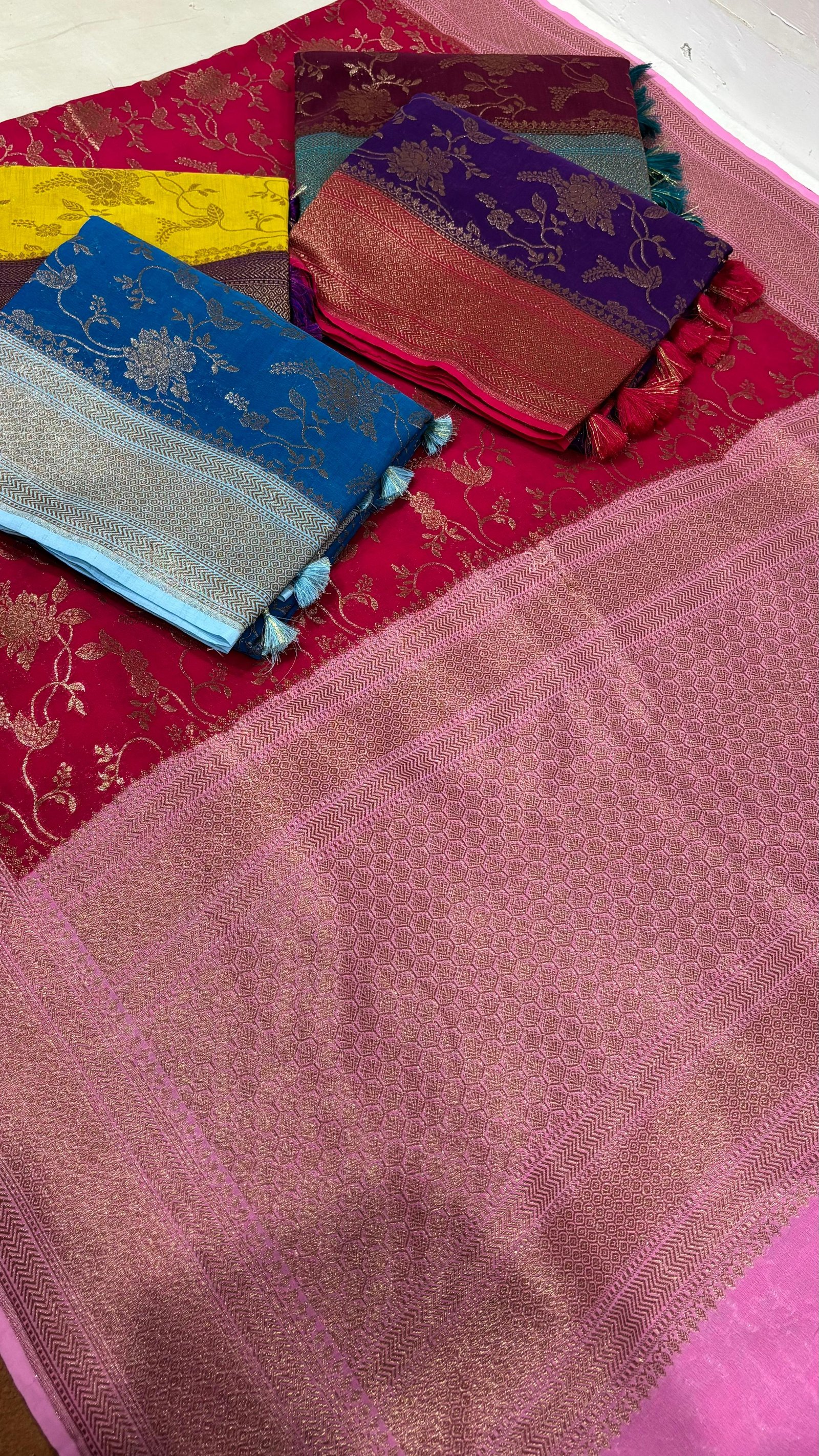 Exquisite Banarasi Khaddi Georgette Saree with All-Over Zari Weaving and Contrast Border Code !! B.H.C