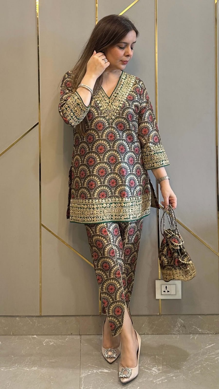 Chic Printed Mul Cotton Co-Ord Set with Ornate Embroidery & Batwa Accessory Code !! S.W.T.