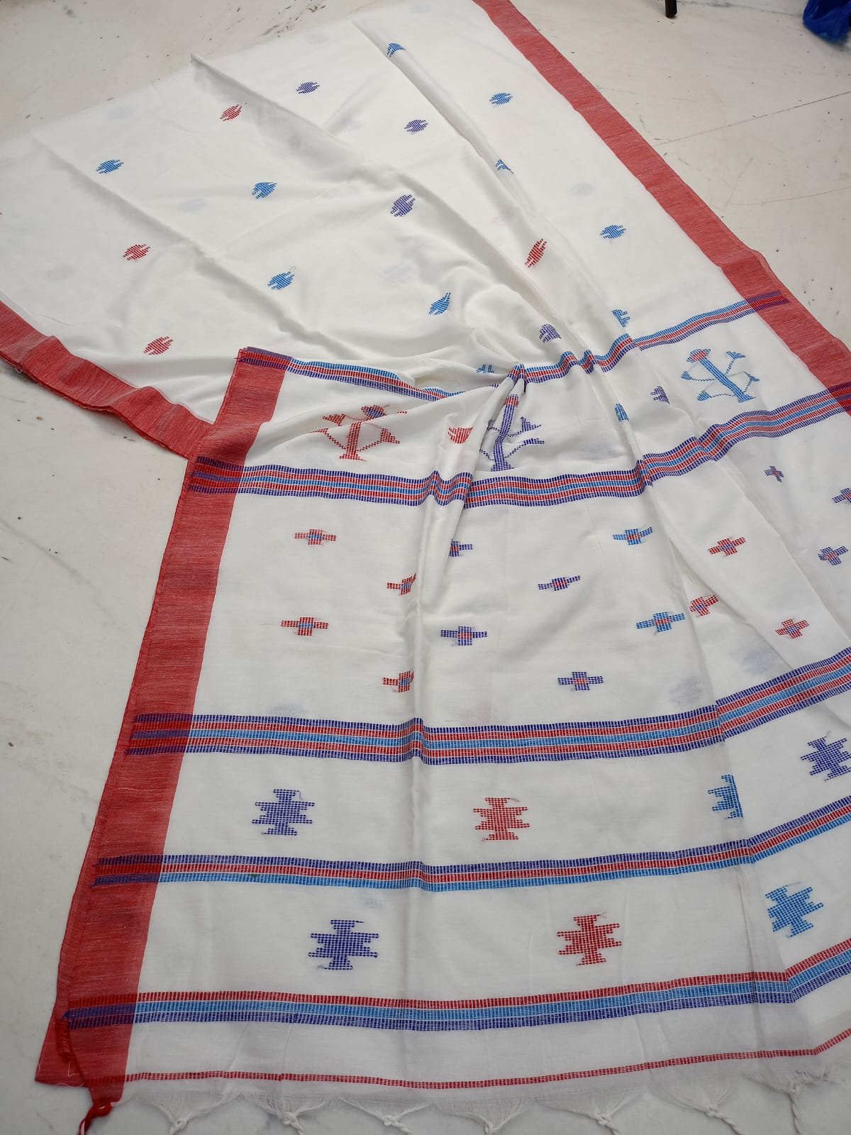 Exclusive Handwoven Khadi Cotton Saree (Code: T.T.G.C.)
