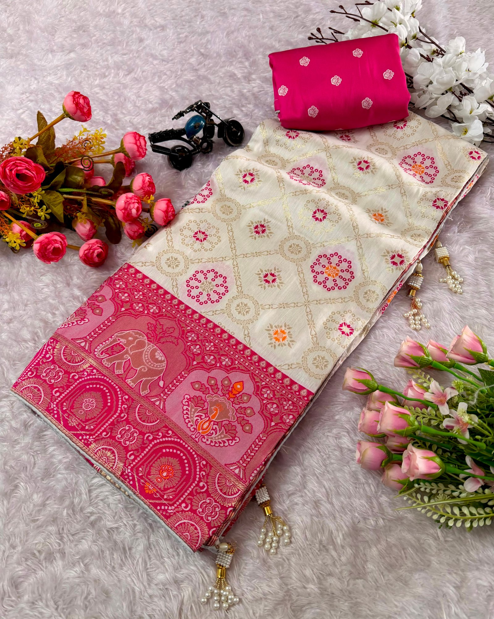 Premium Luxurious Pashmina Saree with Full Designed Pallu, Lagdi Patta & Matching Blouse with Kamar Belt Code !! F.B.S.