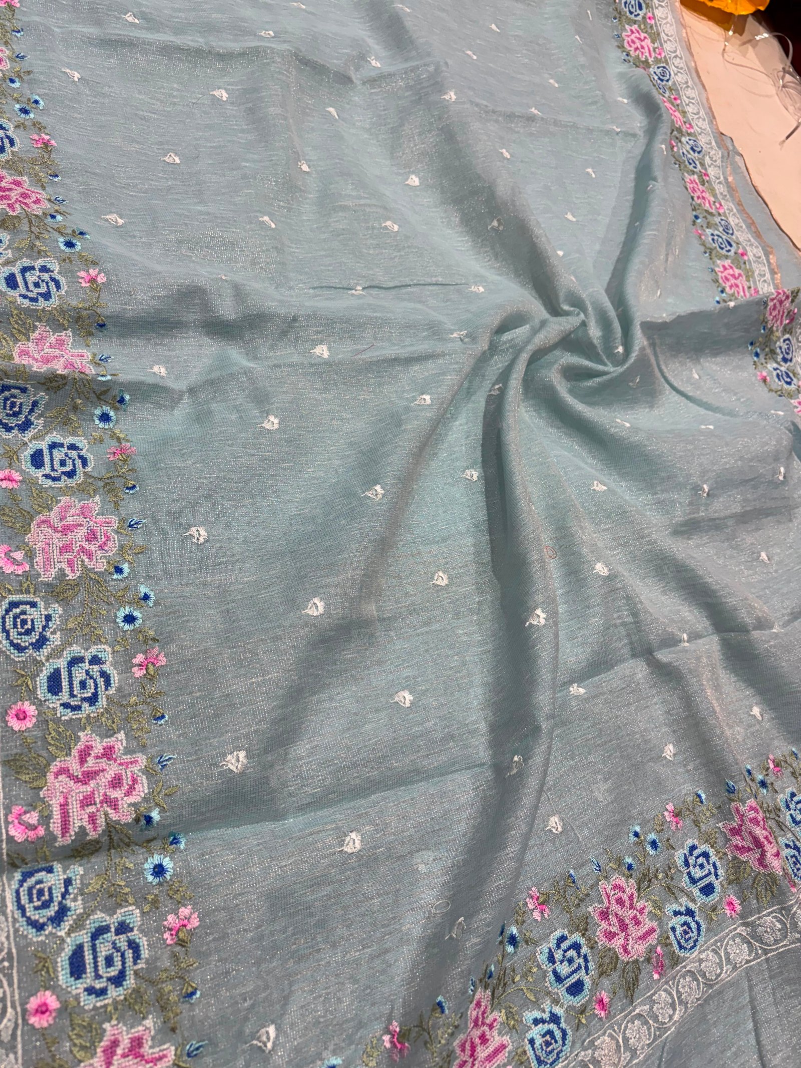Pure Linen Saree with Delicate Floral Thread Embroidery Work & Tassels Accent Code !! B.H.C.