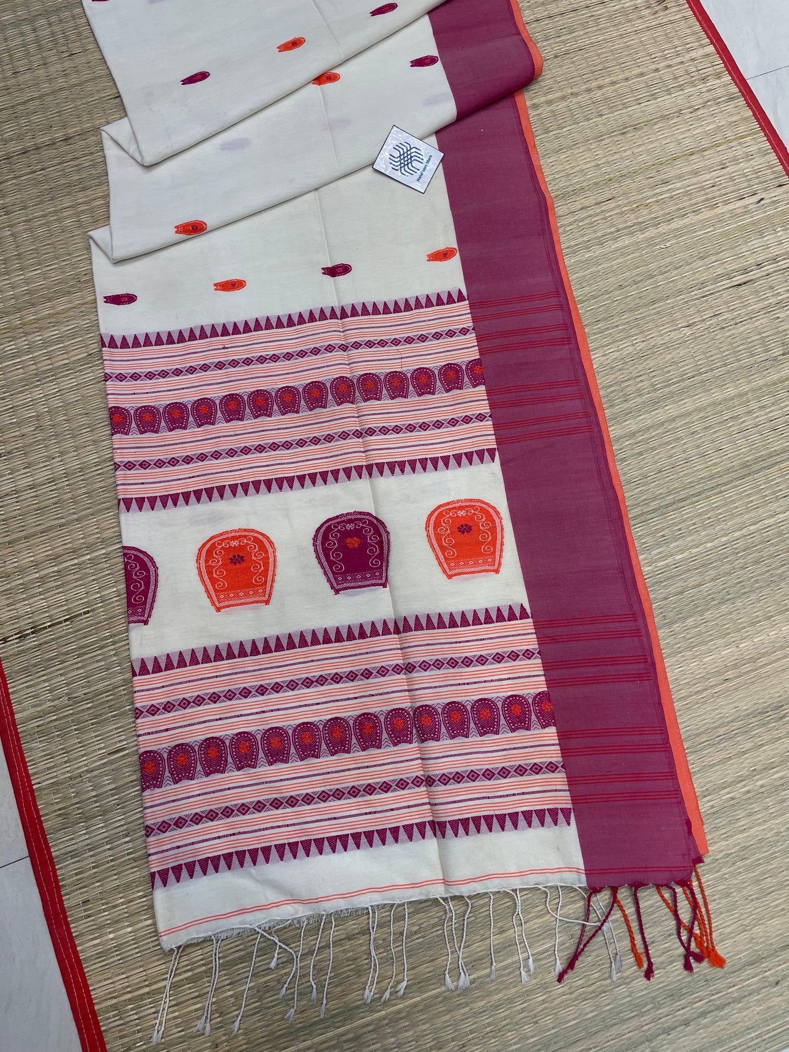 Exclusive Handloom Pure Cotton Kulo Weaving Saree with Contrast Temple Border & Pallu Tassels Code !! T.T.G.C.