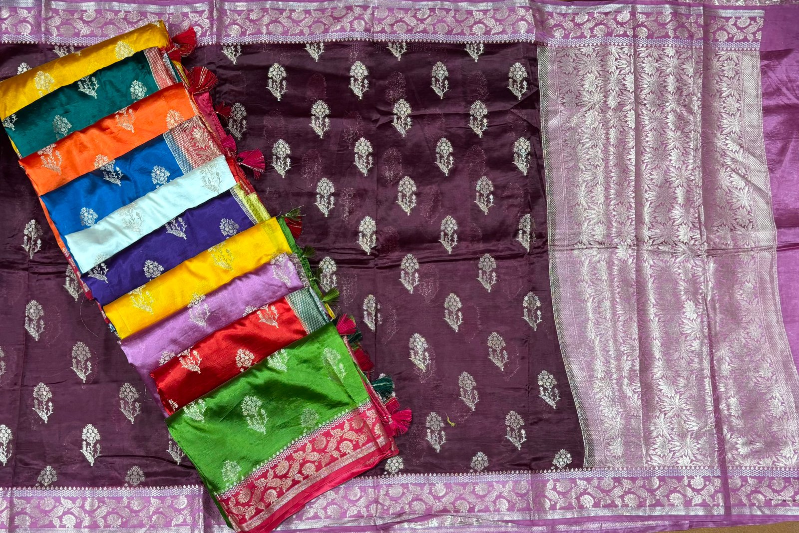 Elegant Raw Mango Silk Saree with All-Over Zari Weaving & Contrast Border Code !! B.H.C.